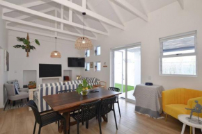 Cozy Holiday Cottage - XX Cottage Yzerfontein